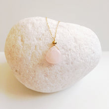 Load image into Gallery viewer, Rose Quartz Pendant Necklace